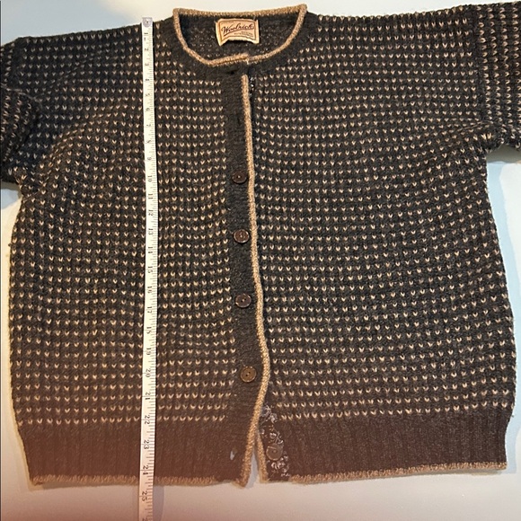 Vintage Pendleton charcoal grey and oatmeal Cardigan Sweater with floral trim - Picture 9 of 12